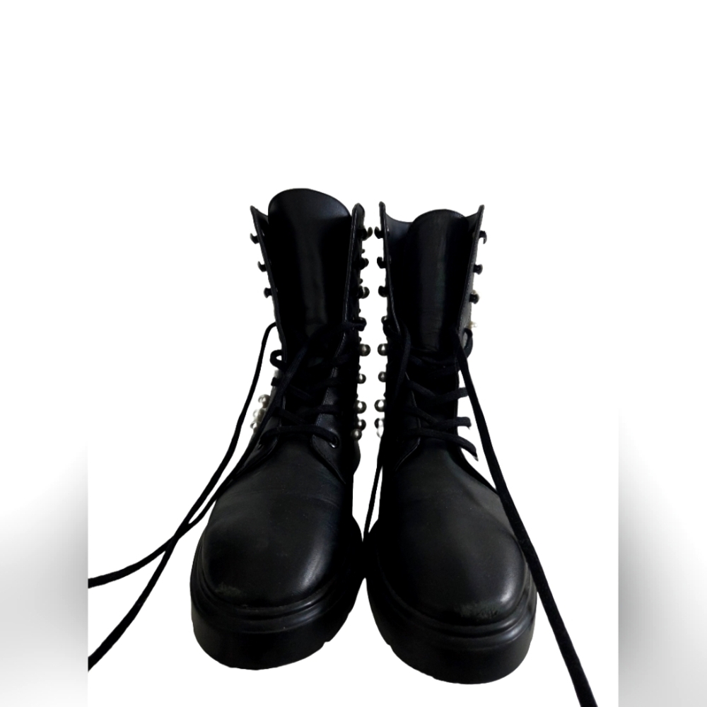 Stuart Weitzman
Mcknzee Faux Pearl Studded Leather Boots